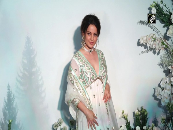 Kangana Ranaut dazzles in her traditional attire while attending Eid party