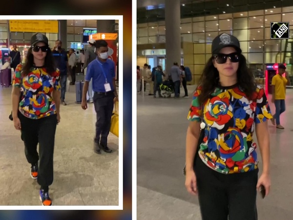 Sunny Leone gets snapped at domestic airport