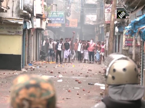 Prophet row: Another scuffle breaks out in Howrah between police, protesters