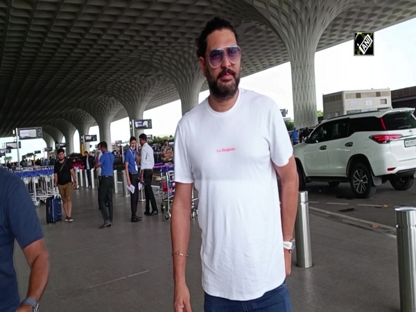 Yuvraj Singh makes dashing appearance at Mumbai airport