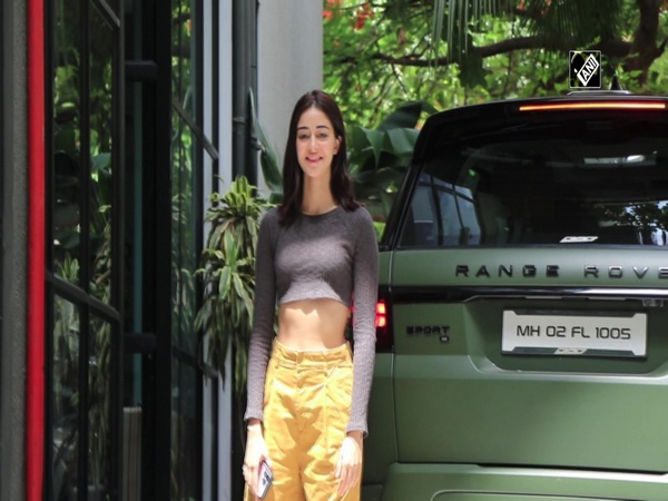 Ananya Panday stuns fans in her chic look in 'Mayanagri'