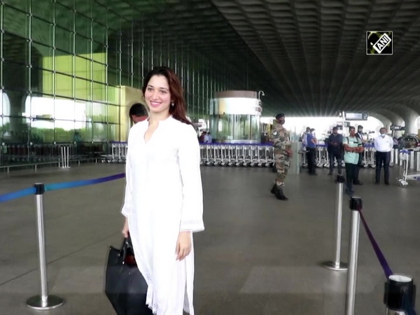 Tamannaah Bhatia makes heads turn in her ethnics at Mumbai airport