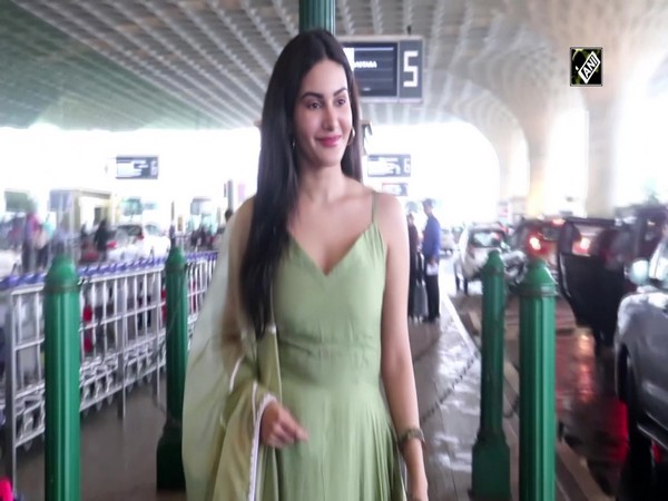 Amyra Dastur looks ethereal in green anarkali suit at Mumbai airport