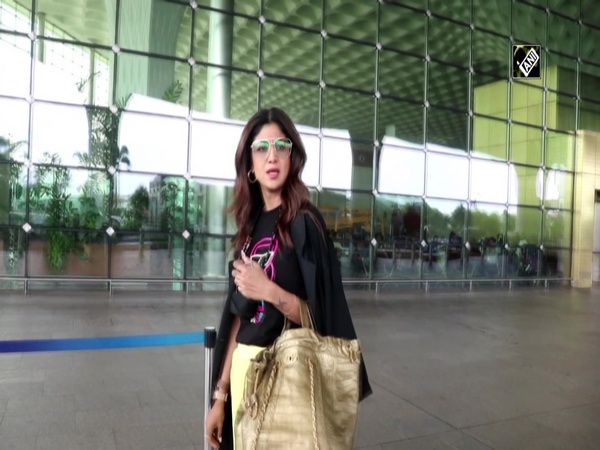 Shilpa Shetty rocks her airport fashion in Mumbai