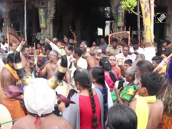 TN: Devotees participate in annual chariot procession at Ramanathaswamy Temple