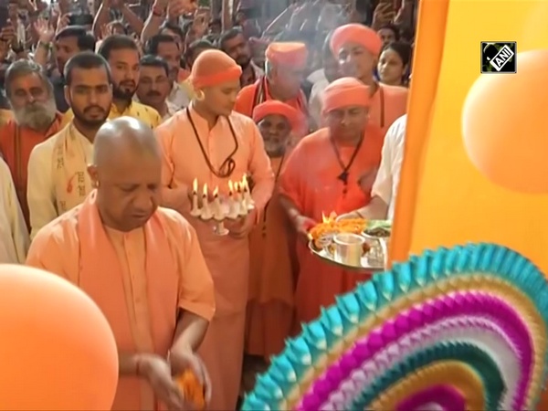 UP: CM Yogi offers prayers at Gorakhnath temple on Janmashtami
