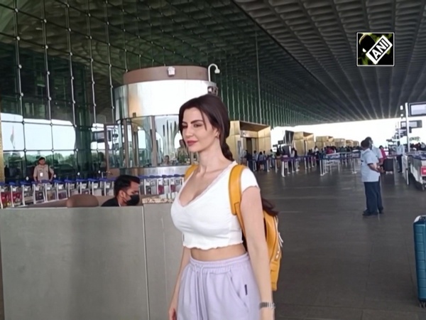 Tinsel town stars give OOTD inspo at Mumbai airport
