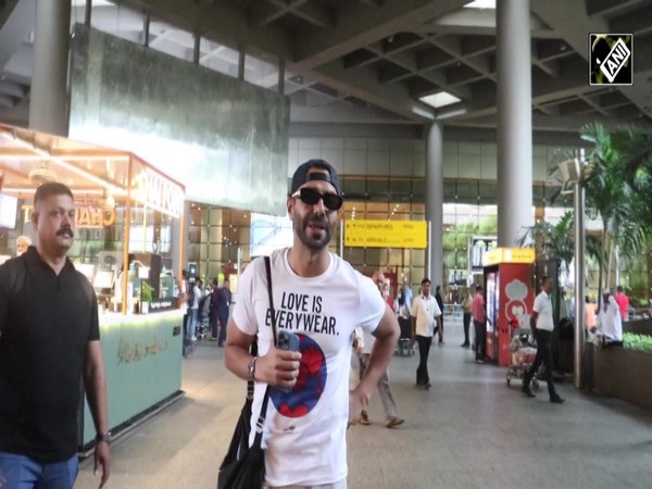 Aparshakti Khurana spotted in comfy airport clothes