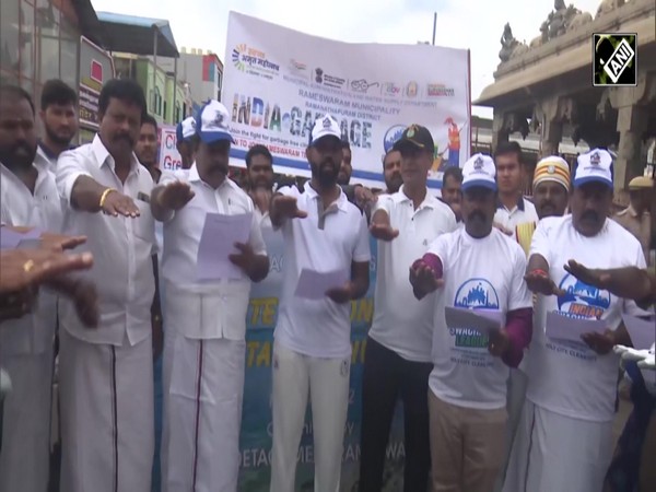 Tamil Nadu: Indian Navy, District Administration organise cleanliness drive at beach in Ramanathapuram