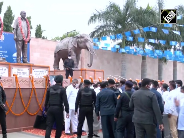 Mayawati pays floral tribute to BSP founder Kanshi Ram on his death anniversary