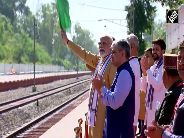 HP: PM Modi flags off fourth Vande Bharat Express train in Una