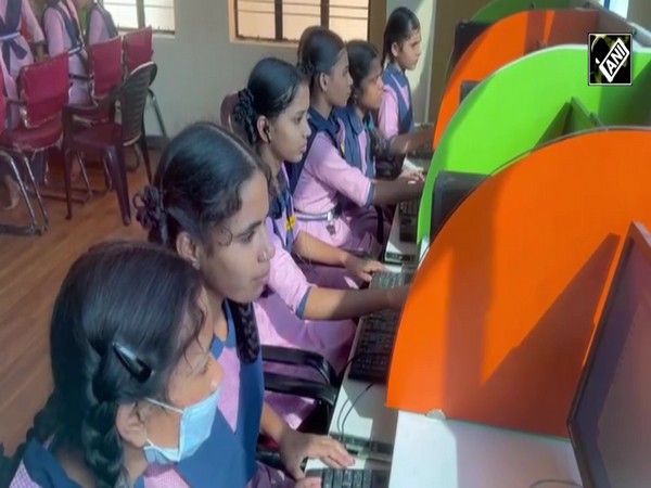 Hyderabad: Telangana govt provides computer classes to govt school students