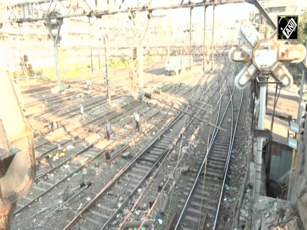 Mumbai’s British era Carnac bridge being dismantled, railways working on 27hr target