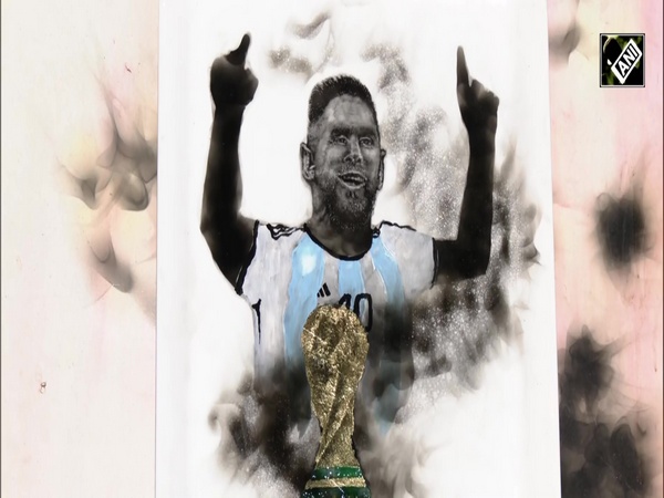 Artist makes smoke portrait of Lionel Messi with FIFA World Cup