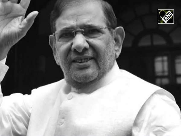 Mortal remains of late JDU leader Sharad Yadav brought to his residence in Delhi