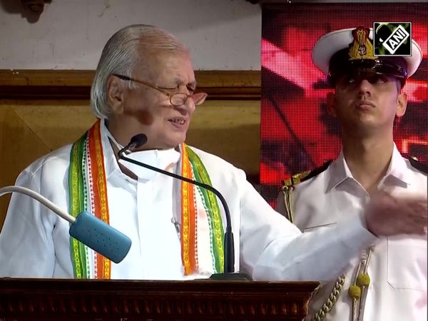 ‘Call me Hindu’ Kerala Governor Arif Mohammed Khan at Hindu Conclave