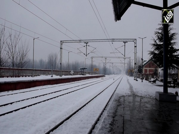 Tourists, Locals train ride increases in snow-clad Kashmir