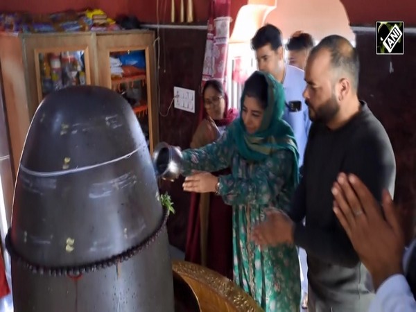 J&K: Mehbooba Mufti offers prayers at Navagraha Temple in Poonch, offers Jal to Shivalinga