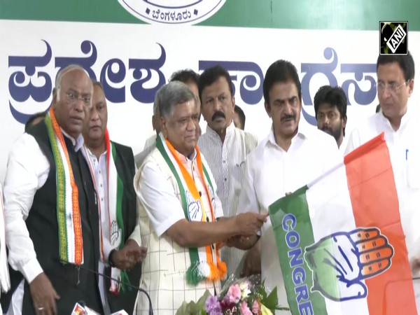 Denied ticket, Former Karnataka CM Jagadish Shettar joins Congress