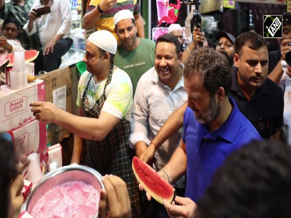 Rahul Gandhi celebrates Ramadan in Chandni Chowk; tries legendary drink ‘Mohabbat Ka Sharbat’