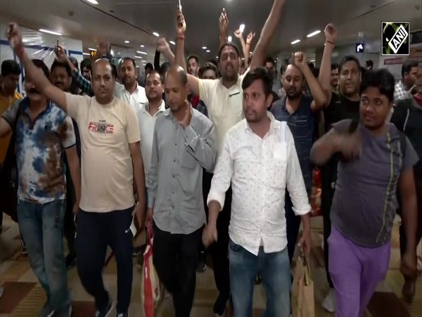 “Indian army Zindabad, PM Modi Zindabad…” First batch of rescued Indians from Sudan arrive home