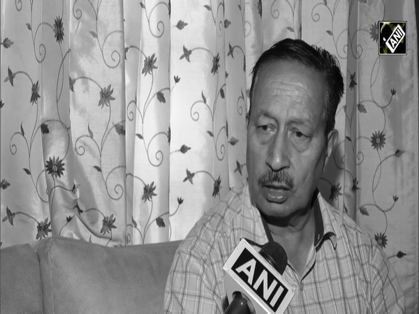 “Wage war against PAK if the outcome is peace…” Father of martyred soldier Captain Tushar Mahajan