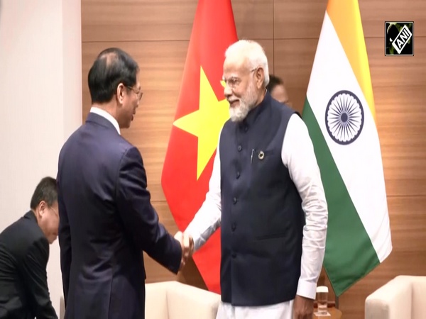 G7 Summit: PM Modi holds bilateral meeting with Vietnamese PM Pham Minh in Hiroshima