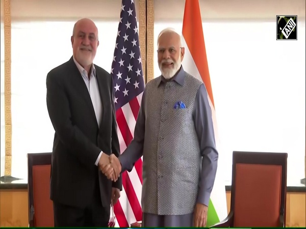 PM Modi meets Nassim Nicholas Taleb, Robert Thurman in New York City