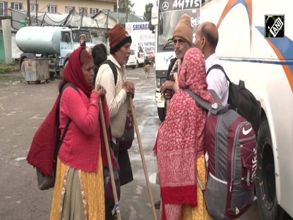 Amarnath Yatra 2023: Fresh batch of yatris leave from Pantha Chowk base camp in Srinagar