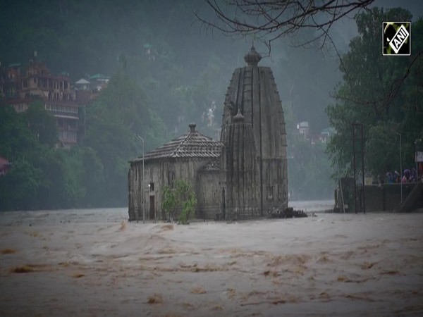 HP: Beas River flowing in full spate in Mandi, all connecting National Highways blocked