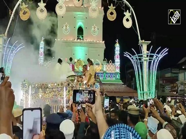 Tamil Nadu: Devotees attend Kanduri festival at Nagapattinam's Nagore Dargah