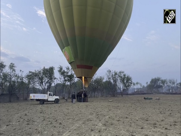 Hot Air Balloon Safari included in Taj Mahotsav Program in Agra