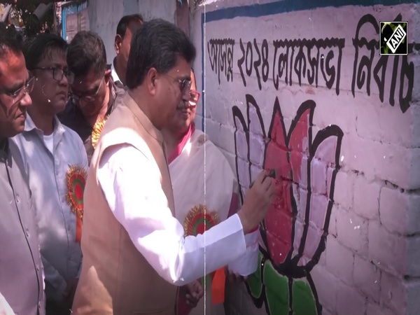 Tripura CM Manik Saha participates in BJP’s Wall Painting Campaign in West Bengal’s Malda