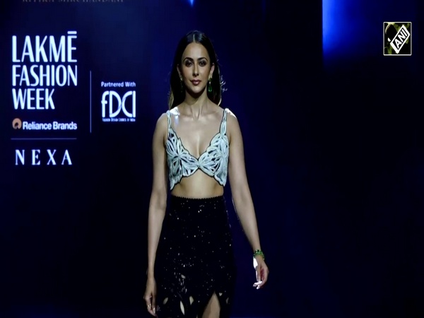Malaika Arora, Rakul Preet Singh steal spotlight as showstoppers at Lakme Fashion Week