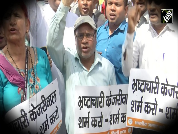 BJP workers hold counter-protest demanding Delhi CM Arvind Kejriwal’s resignation