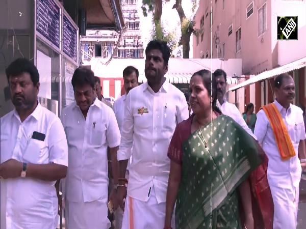 Who is this lady from whom K Annamalai took blessings before filing LS nomination from Coimbatore?