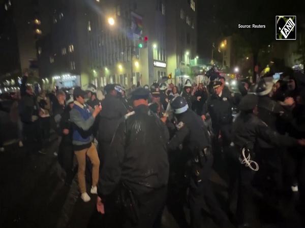 Mass arrest by NY Police as Pro-Palestinian protestors occupy Hamilton Hall of Columbia University