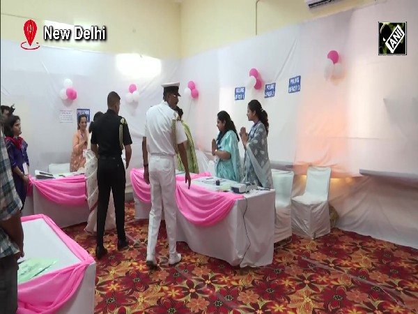 Lok Sabha Elections 2024: President Droupadi Murmu casts vote at a polling booth in Delhi