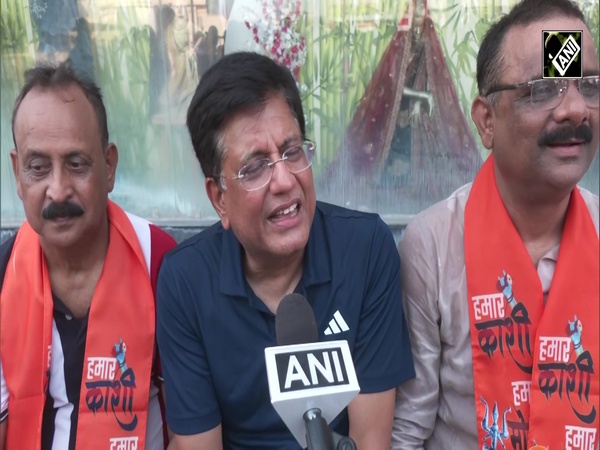 UP: Yoga, Selfie, Gup-Shup with Piyush Goyal in Varanasi as a part of BJP’s election campaign