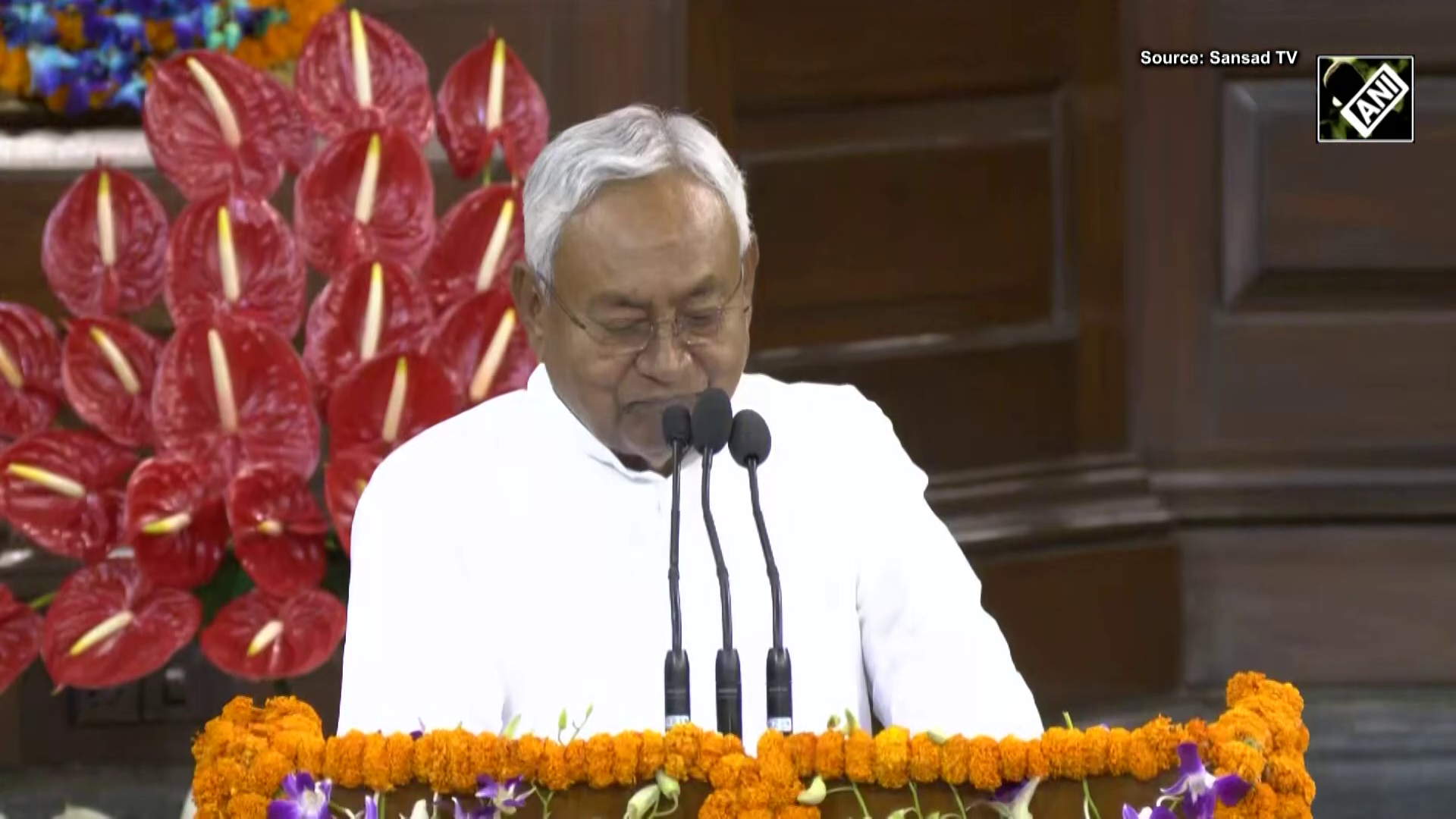 “Kuchh Log Jo Idhar Udhar Jeet Gaya Hai…” Bihar CM Nitish Kumar speech makes PM Modi laugh out loud