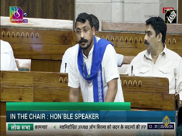 Lok Sabha Speaker Om Birla’s lesson to Chandra Shekhar on how to operate Mic in new Parliament