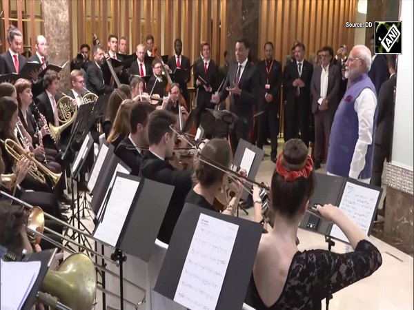 PM Modi receives heart-warming welcome in Austria; choir sings ‘Vande Mataram’ upon his arrival