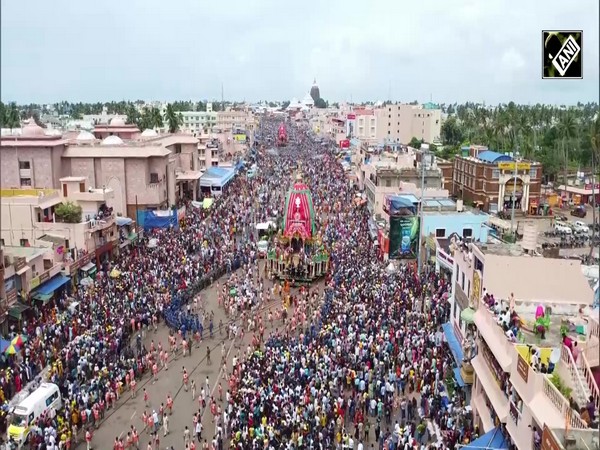Breathtaking! Large gathering of devotees turns up in Jagannath Rath Yatra in Puri
