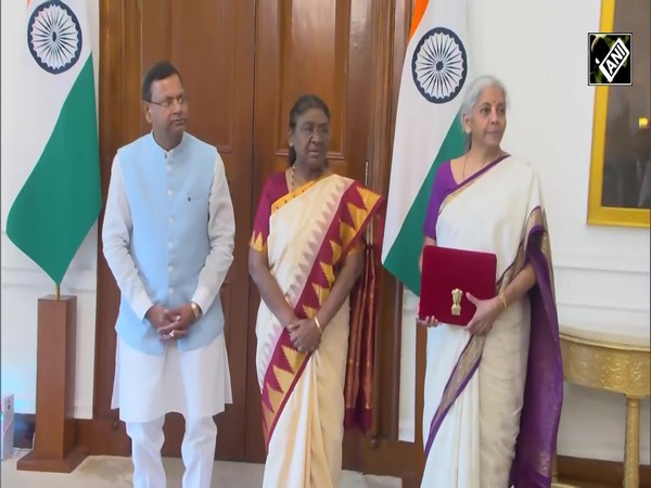 President Murmu offers ‘Dahi-Cheeni’ to Nirmala Sitharaman ahead of presentation of Union Budget