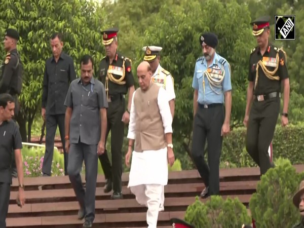 25th Kargil Vijay Diwas: Defence Minister Rajnath Singh pays tribute to Bravehearts