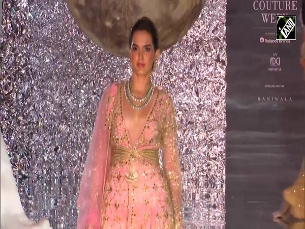 Suneet Varma brings 70s and 80s vibes to life with 'Nazm' at India Couture Week