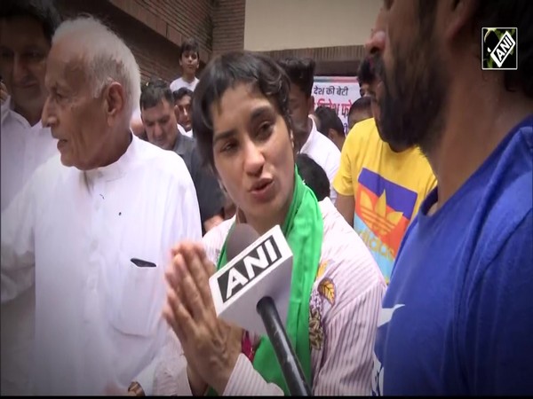 Vinesh Phogat expresses gratitude for love and respect as she receives warm welcome in Delhi