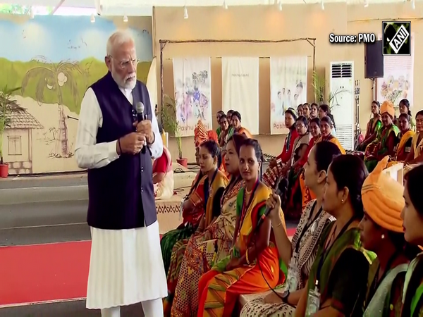 “30 Lakh Ka Turnover Hai…” Lakhpati Didis share inspiring stories with PM Modi