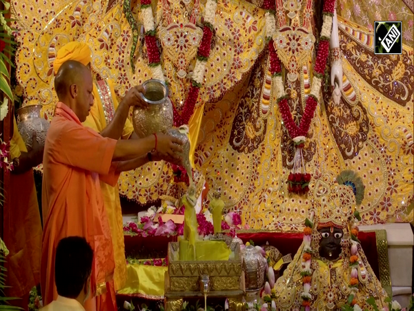 UP: CM Yogi Adityanath offers prayers at Shri Krishna Janambhumi Temple in Mathura on Janmashtami