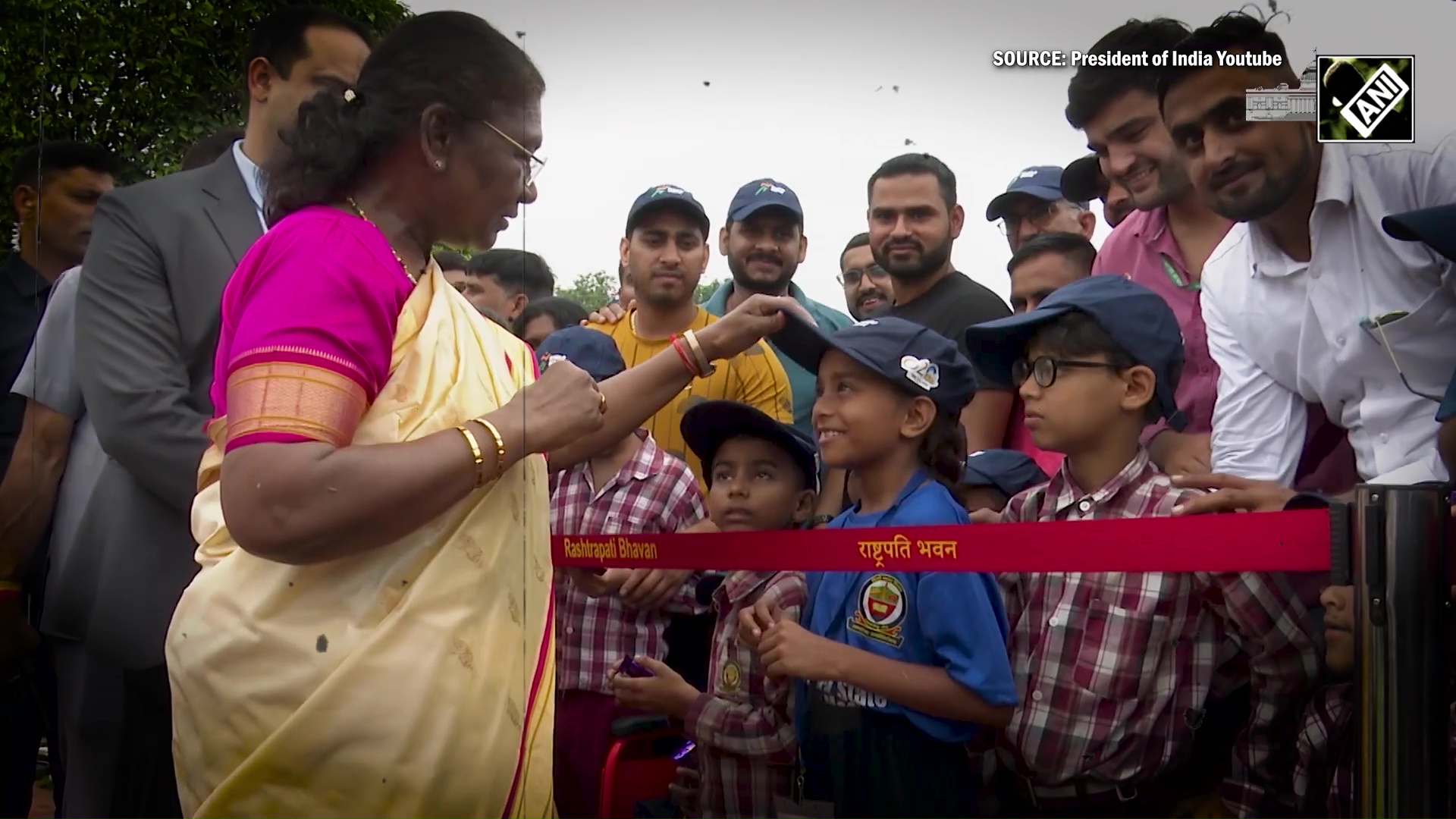 President Droupadi Murmu interacts with sportspersons who at Amrit Udyan